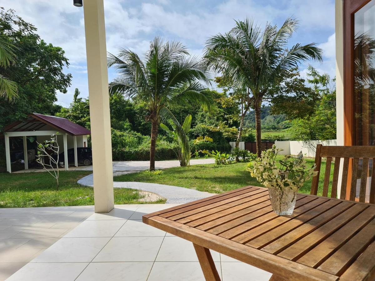 Villa Meranti - Spacious Private Pool Villa Pantai Cenang  Exterior foto