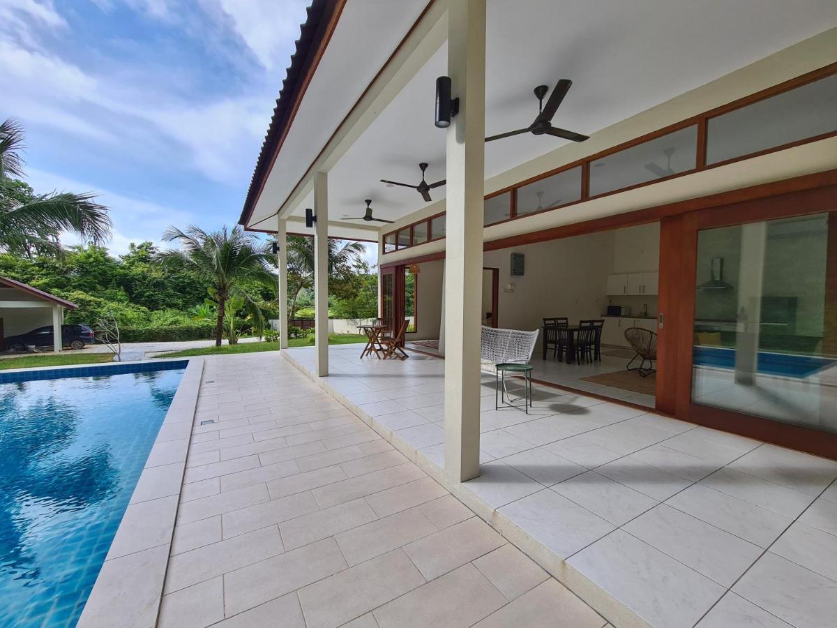 Villa Meranti - Spacious Private Pool Villa Pantai Cenang  Exterior foto