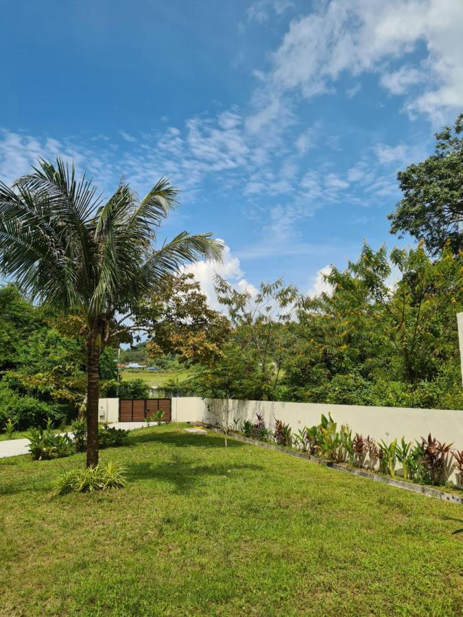 Villa Meranti - Spacious Private Pool Villa Pantai Cenang  Exterior foto