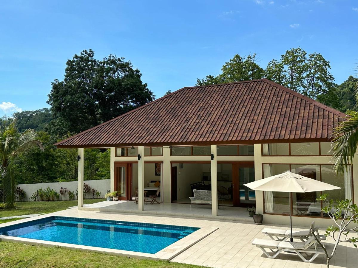 Villa Meranti - Spacious Private Pool Villa Pantai Cenang  Exterior foto