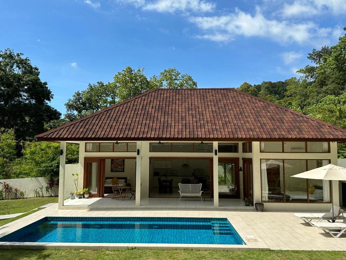 Villa Meranti - Spacious Private Pool Villa Pantai Cenang  Exterior foto