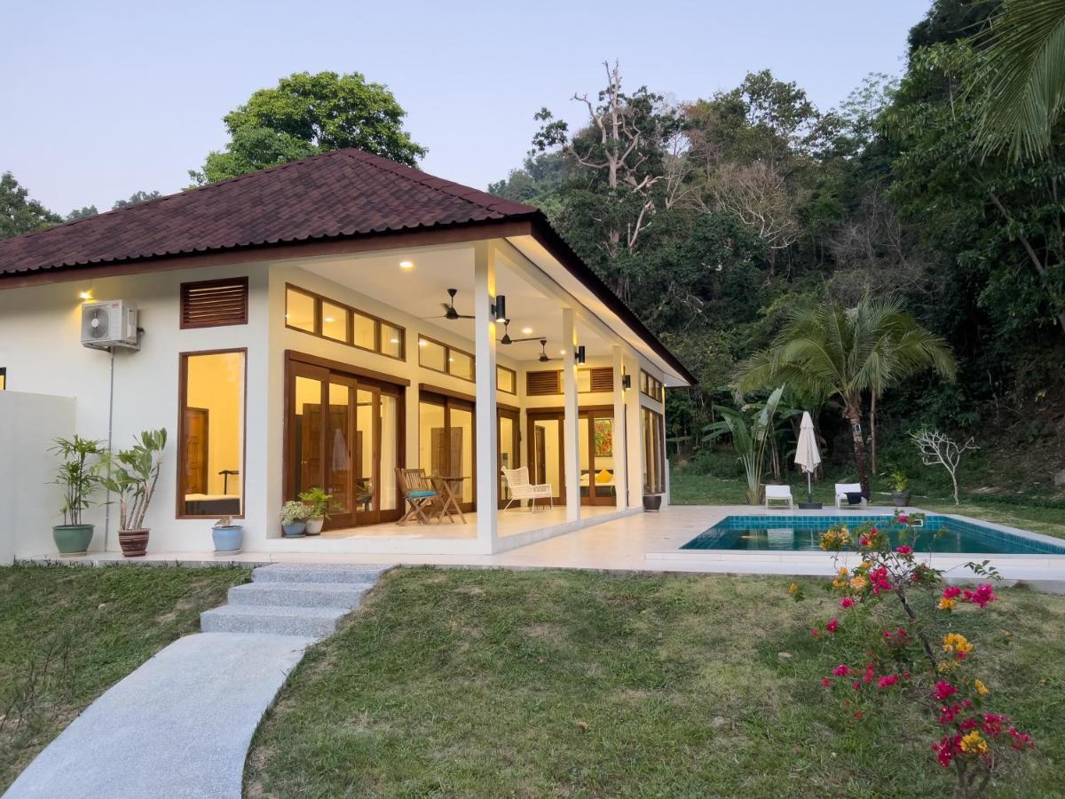 Villa Meranti - Spacious Private Pool Villa Pantai Cenang  Exterior foto